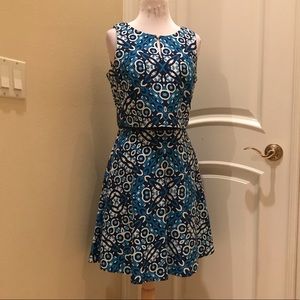 NWOT Taylor blue, white , navy 60s pattern dress